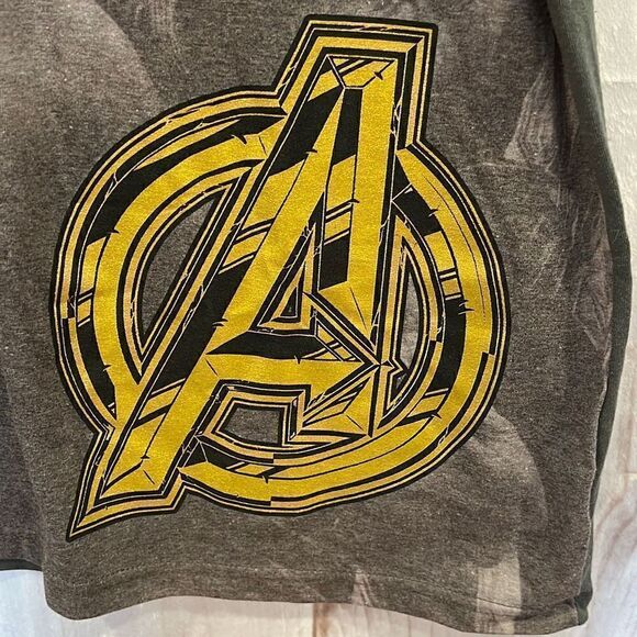 Disney The Avengers Men’s Gray T-shirt Sz. 2XL New - Picture 4 of 4